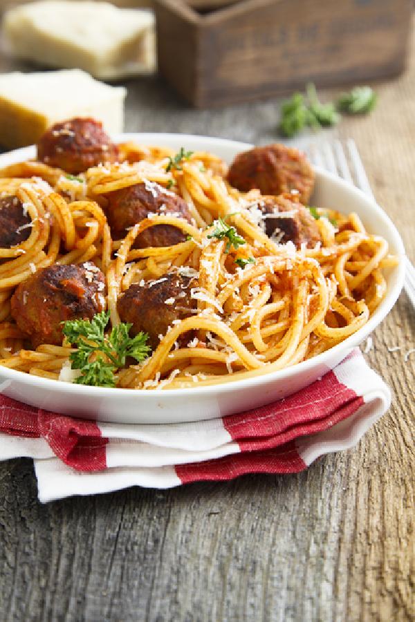 Spaghetti with chicken meatballs